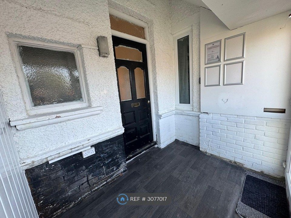 Property photo 3 of 23 Porch