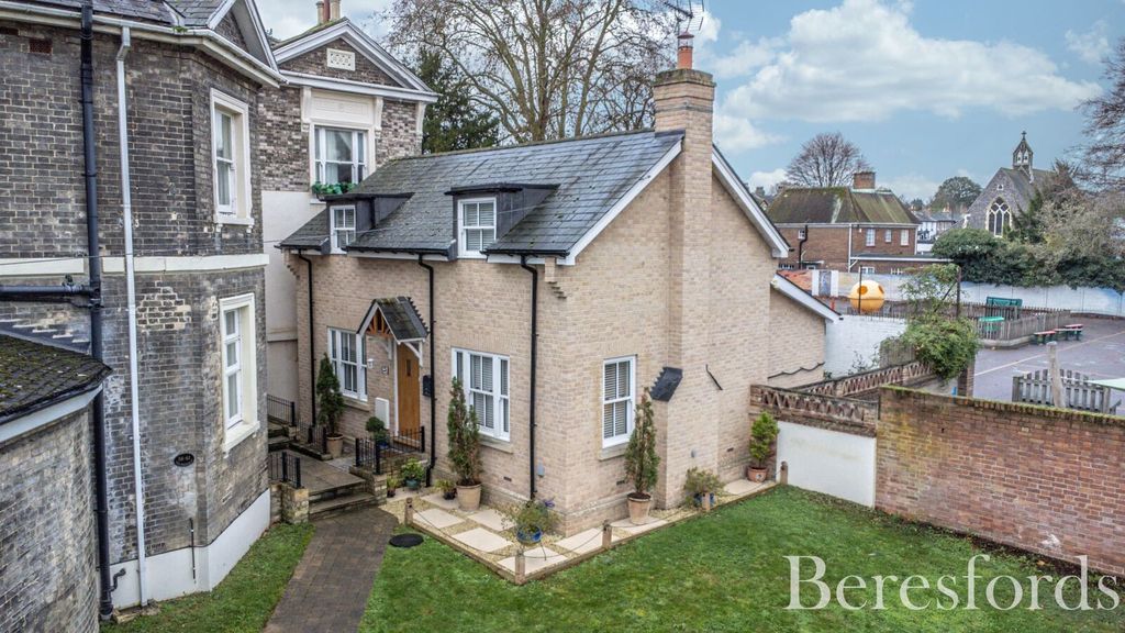 Property photo 1 of 22 Front