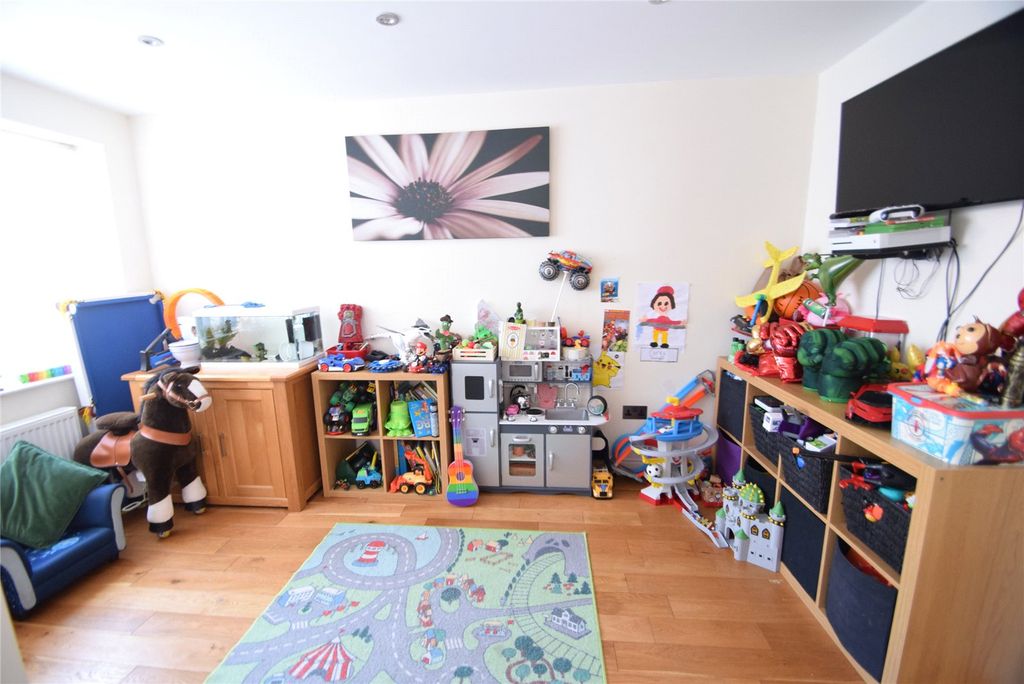 Property photo 3 of 19 Picture No. 16