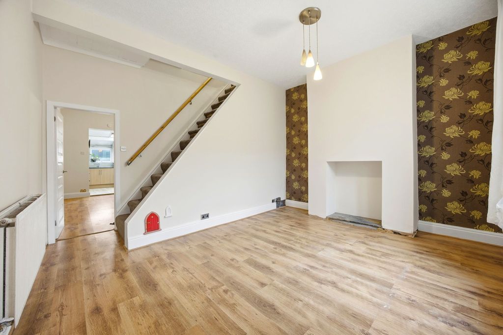 Property photo 3 of 22