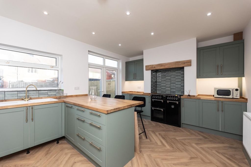 Property photo 3 of 20 5C5A2285.Jpg