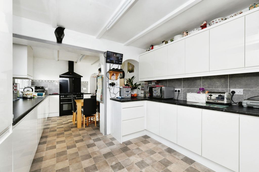 Property photo 3 of 17 Photography