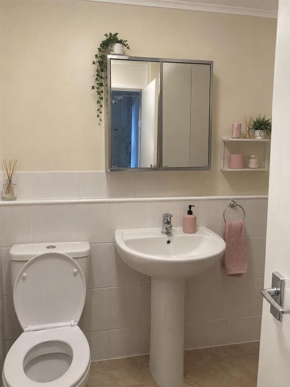Property photo 3 of 4 Bathroom