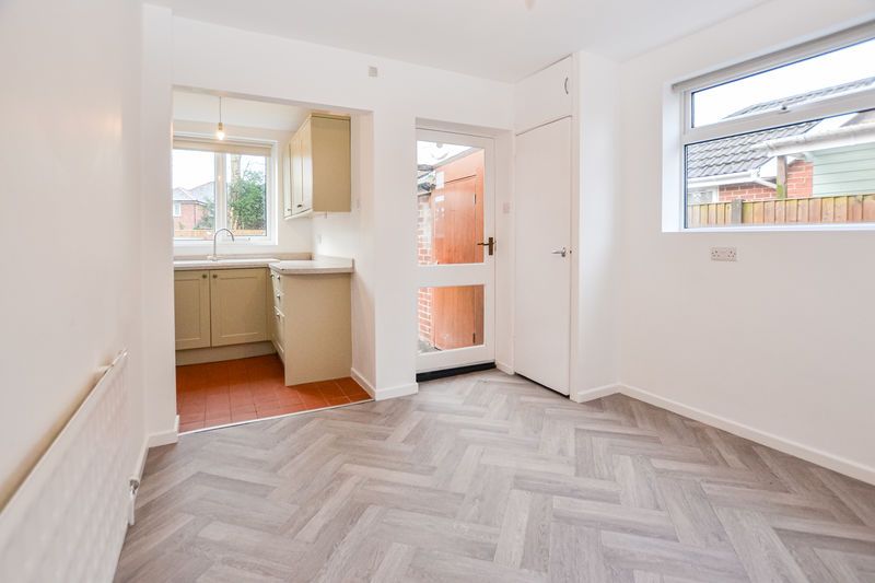 Property photo 2 of 14 Photo 10