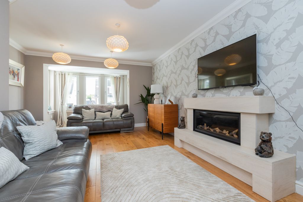 Property photo 3 of 34 82 Crookston Drive Glasgow G52 3Lz-32