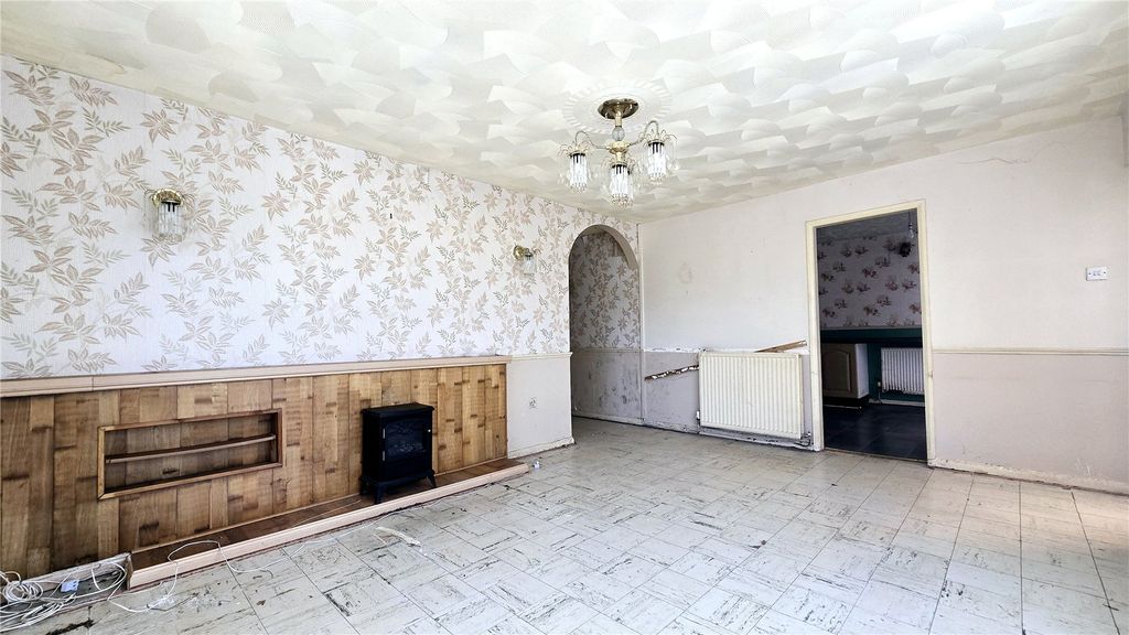 Property photo 2 of 13 Picture No. 14
