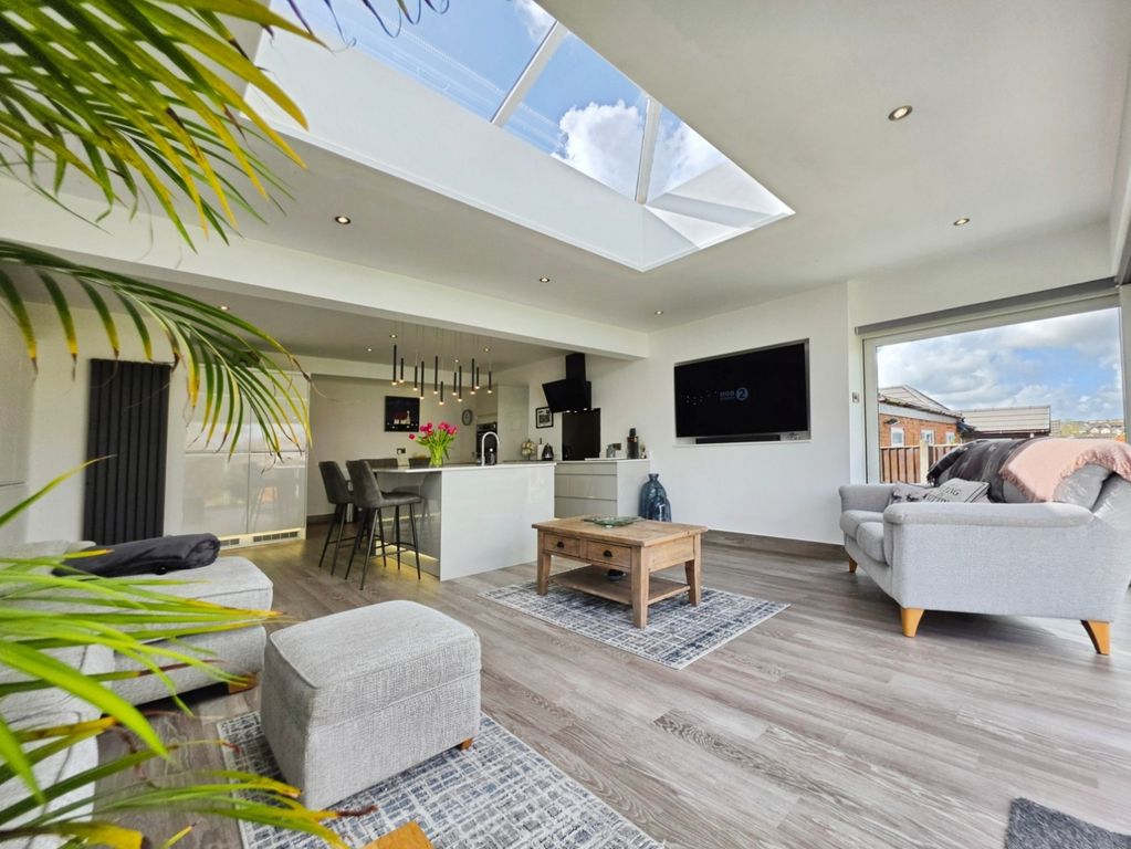 Property photo 3 of 48 Pbox-Img.Jpg