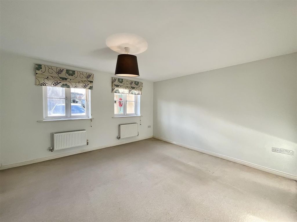 Property photo 3 of 10 Lounge / Diner