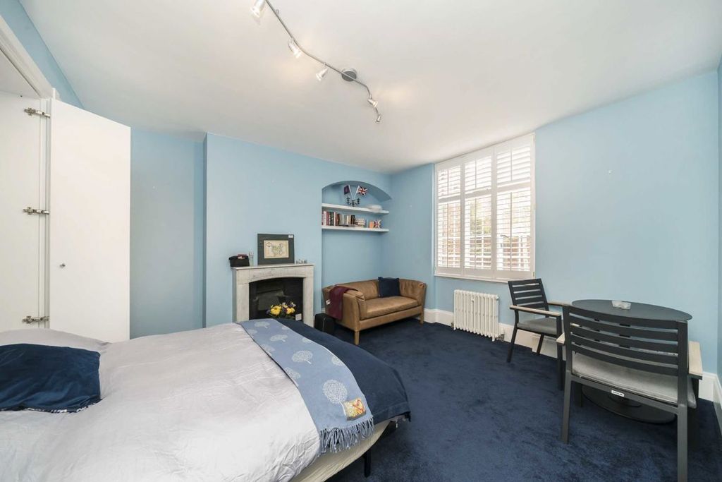 Property photo 2 of 5