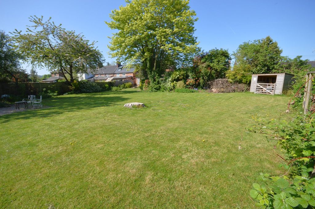 Property photo 2 of 17 Garden