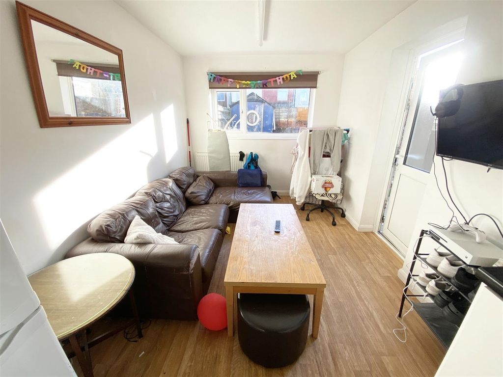 Property photo 3 of 16 Communal Dining Area