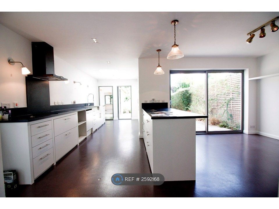 Property photo 2 of 25