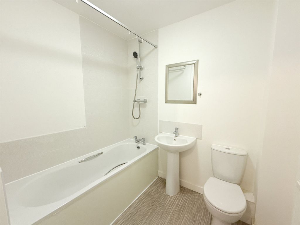 Property photo 3 of 26 Bathroom