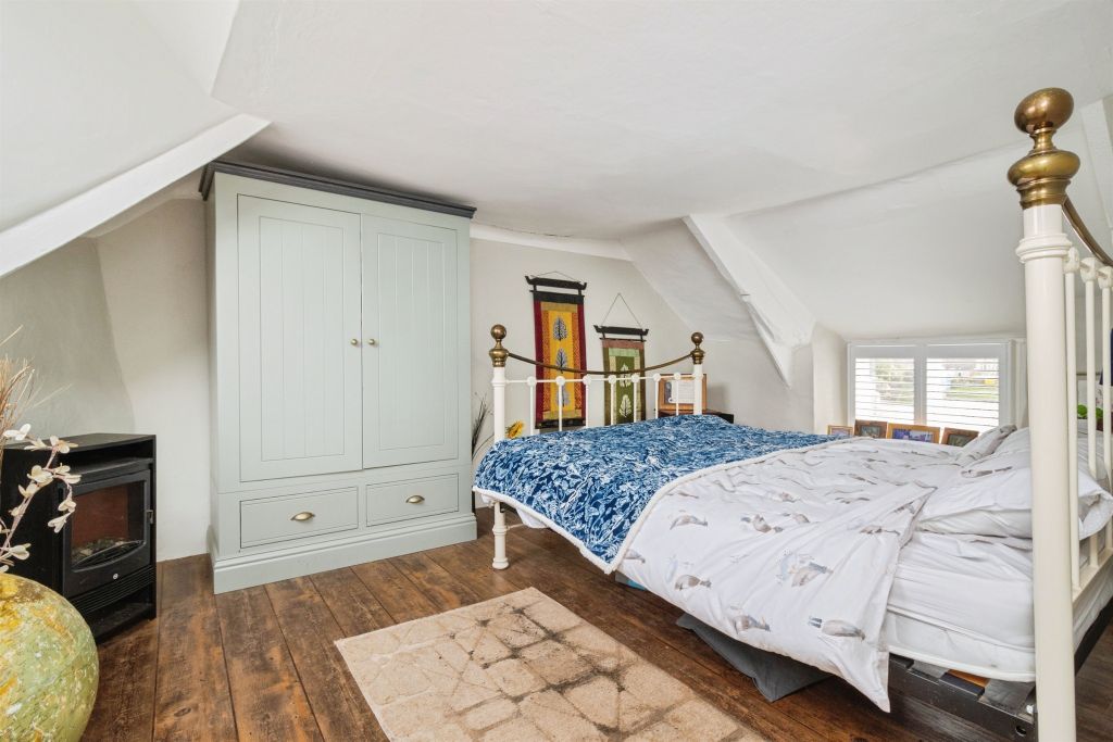 Property photo 3 of 28