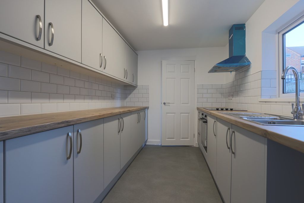 Property photo 2 of 12 3742164