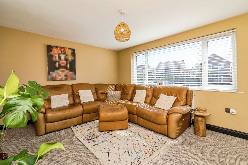 Property photo 3 of 16