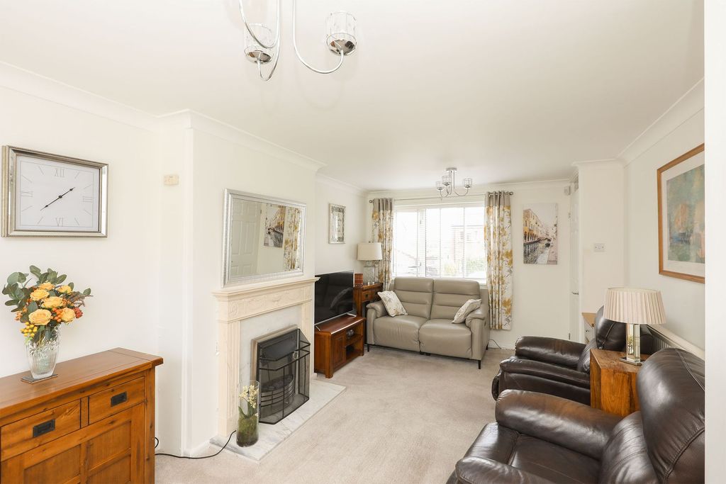 Property photo 3 of 19
