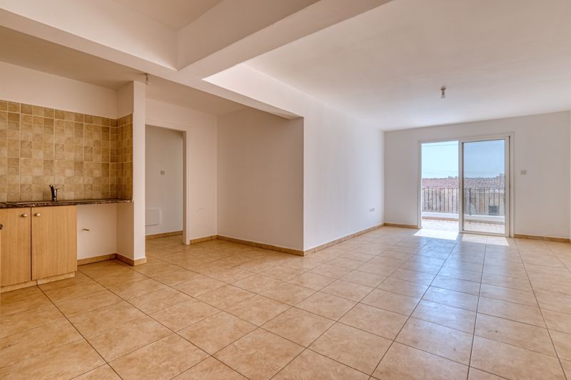 Property photo 3 of 10 Lounge Kitchen...