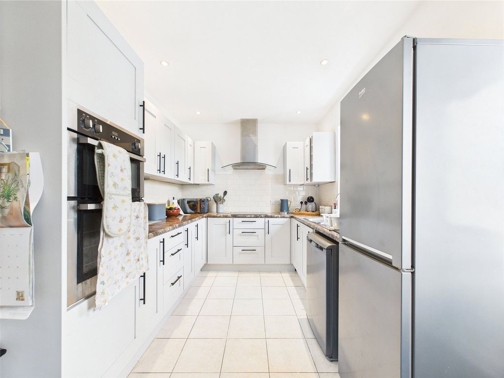 Property photo 2 of 18 Picture No. 14