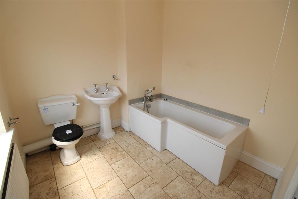 Property photo 3 of 14