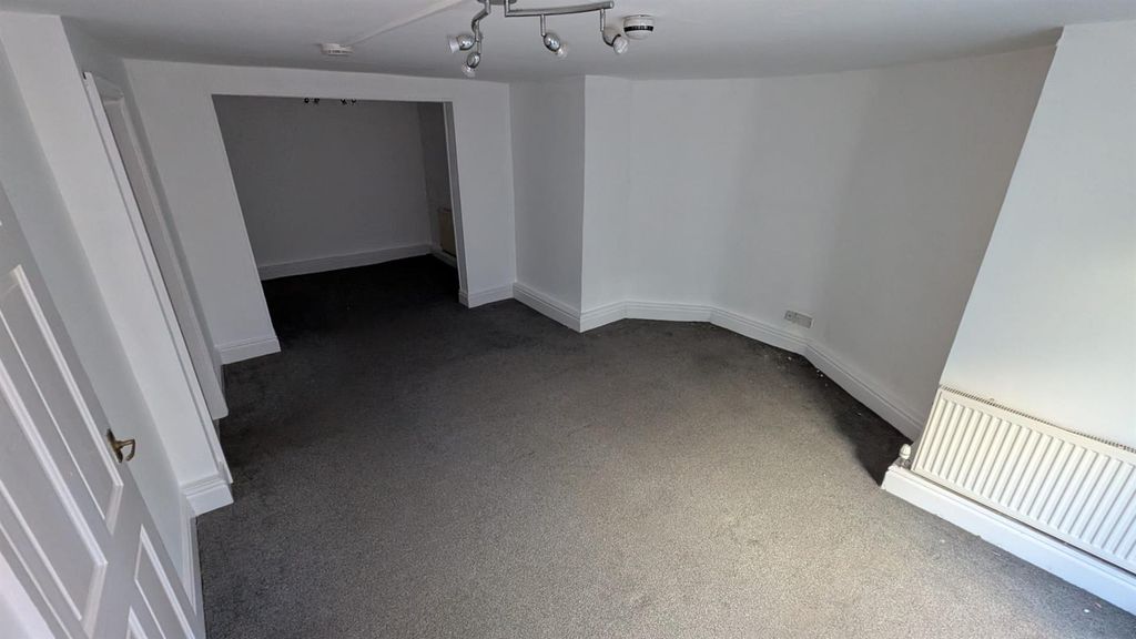 Property photo 3 of 7 Living Area