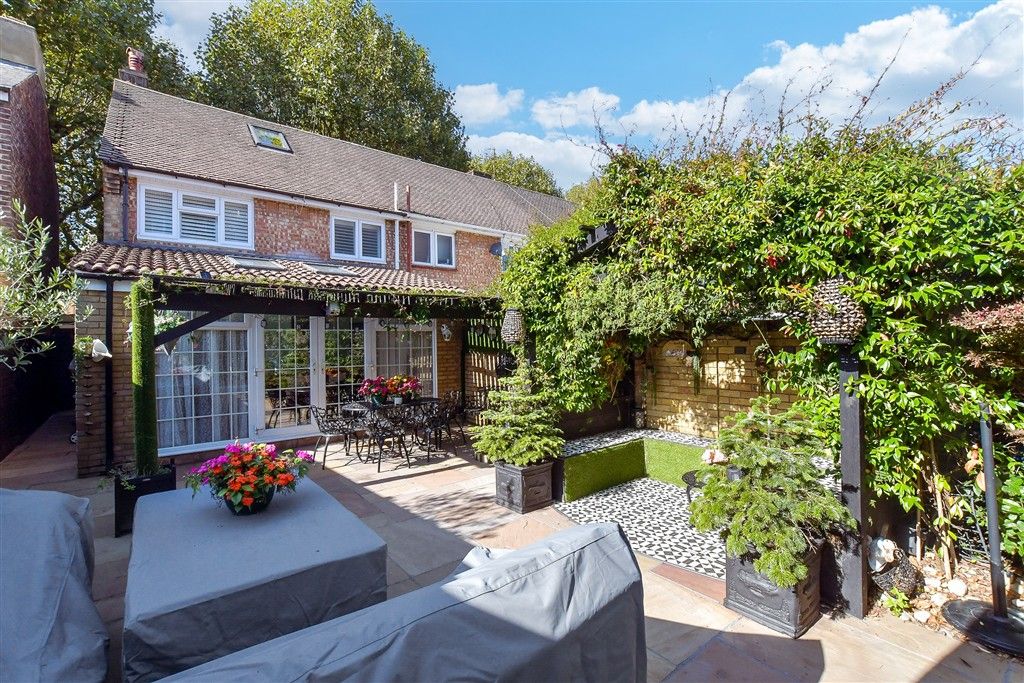 Property photo 1 of 16 Rear Garden