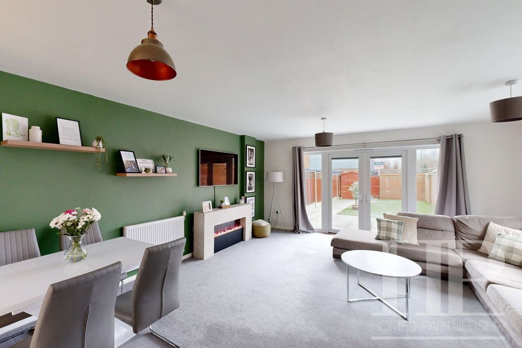 Property photo 2 of 18