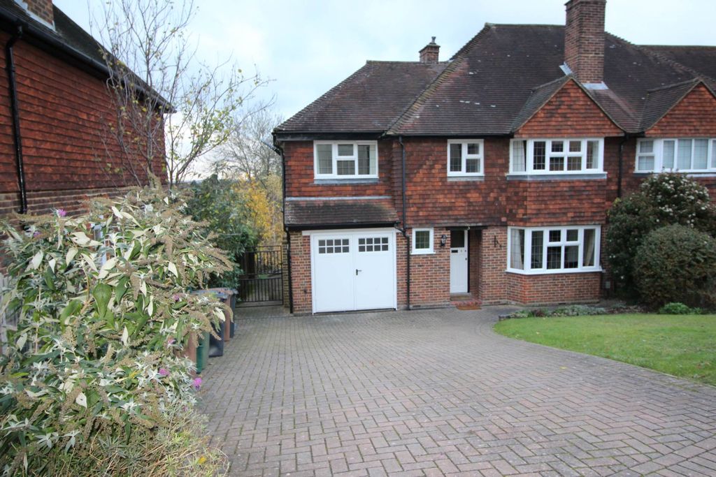 Property photo 2 of 26