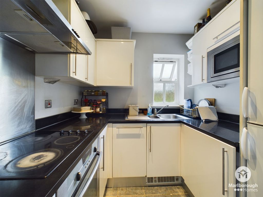 Property photo 3 of 12
