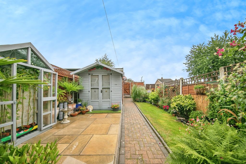 Property photo 2 of 17
