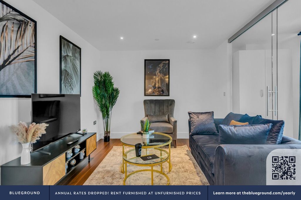 Property photo 3 of 12 Living Room