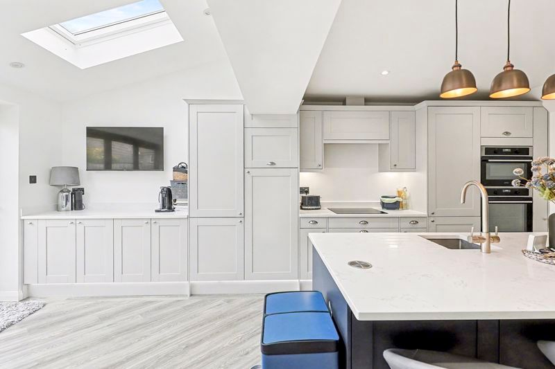 Property photo 2 of 28 Photo 21