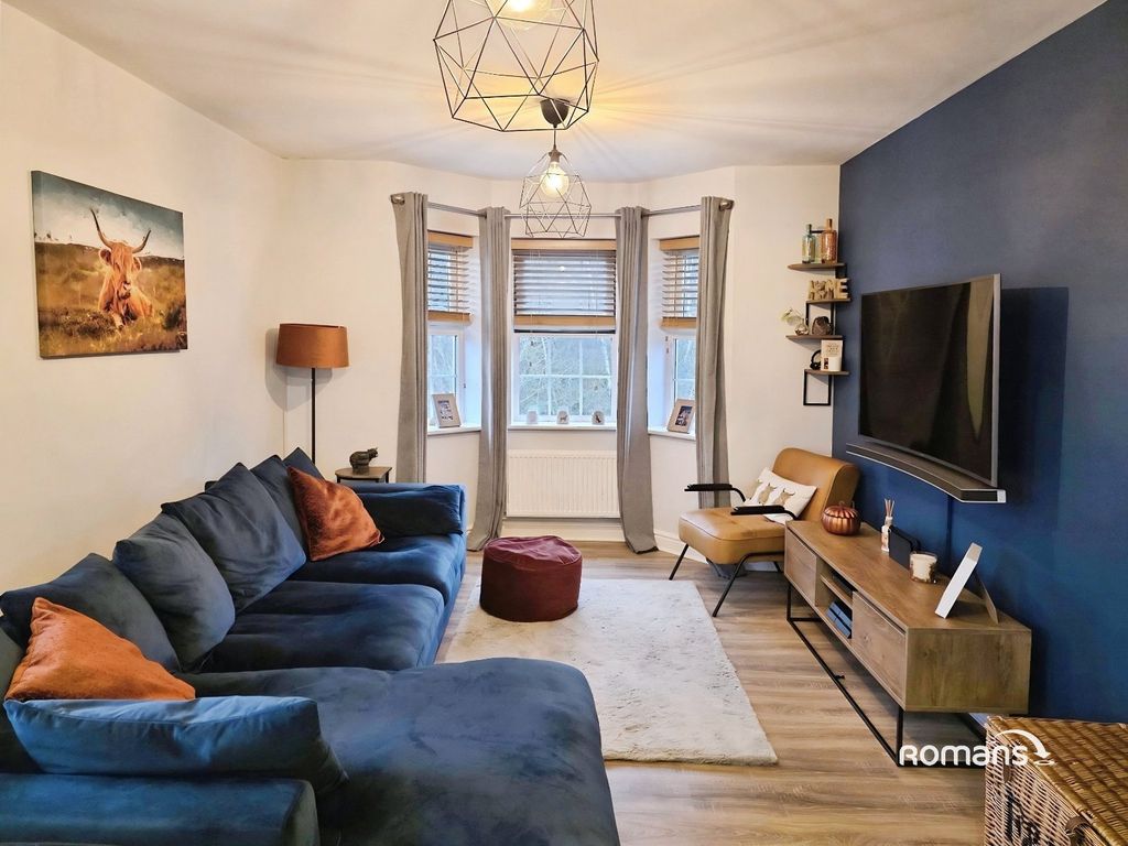 Property photo 2 of 8 Picture No. 11