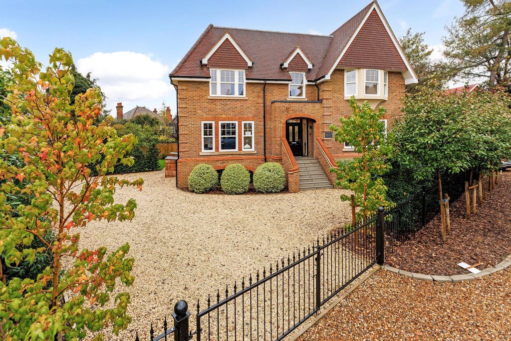 Property photo 1 of 21