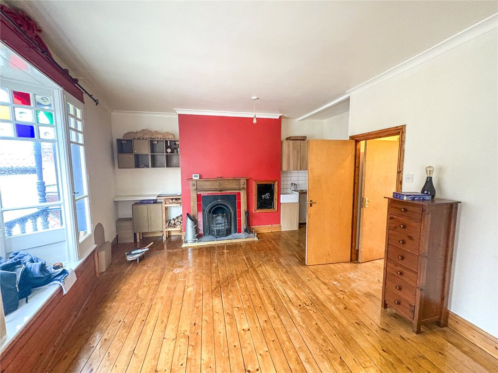 Property photo 2 of 17 Picture No. 13