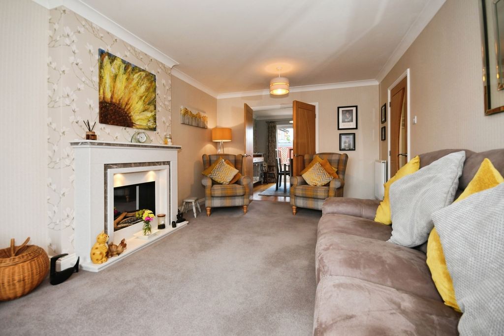Property photo 2 of 17 Photo