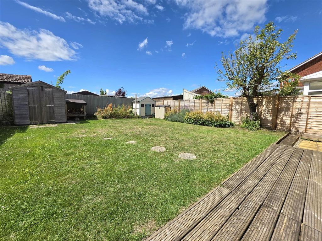 Property photo 2 of 16