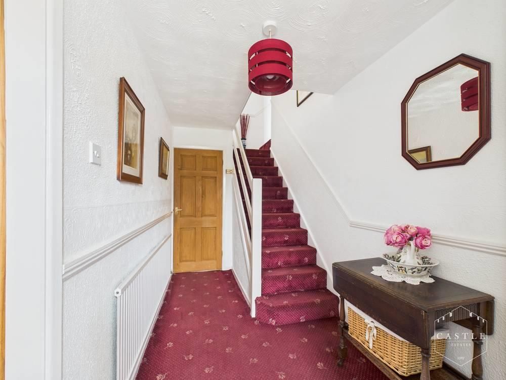Property photo 2 of 19 Entrance Hallway