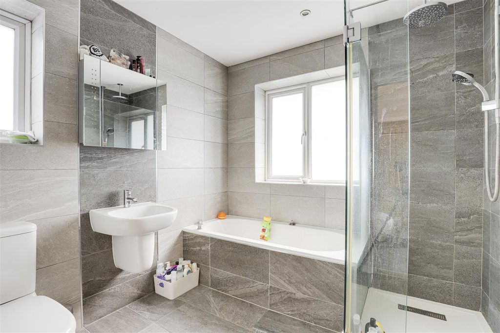 Property photo 3 of 20 7424.Jpg