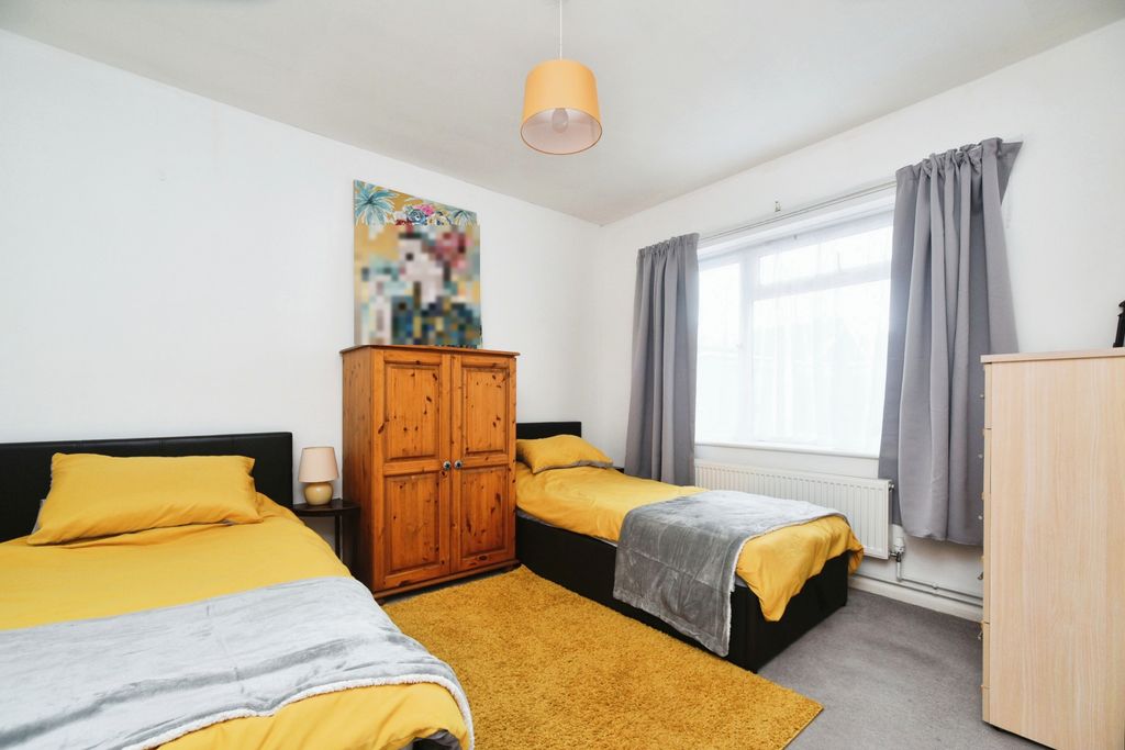 Additional image 10 of 5 bed detached bungalow for saleSwan Meadow, Pewsey SN9