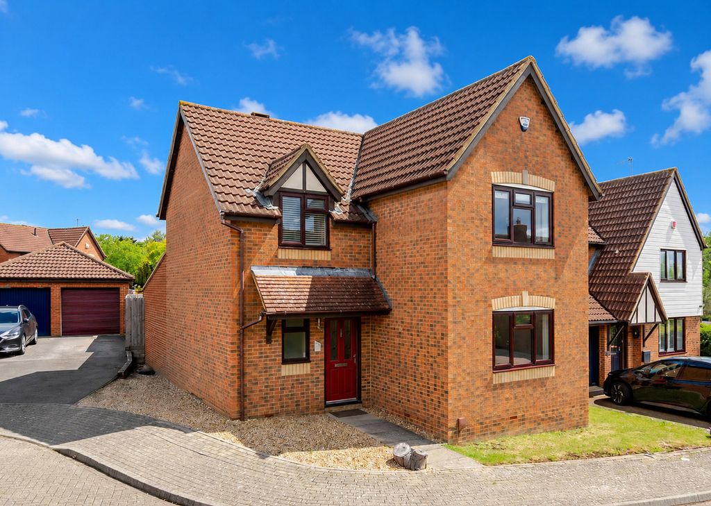 Property photo 1 of 32