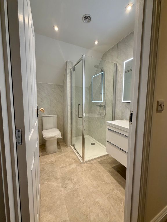 Property photo 1 of 17 Cover