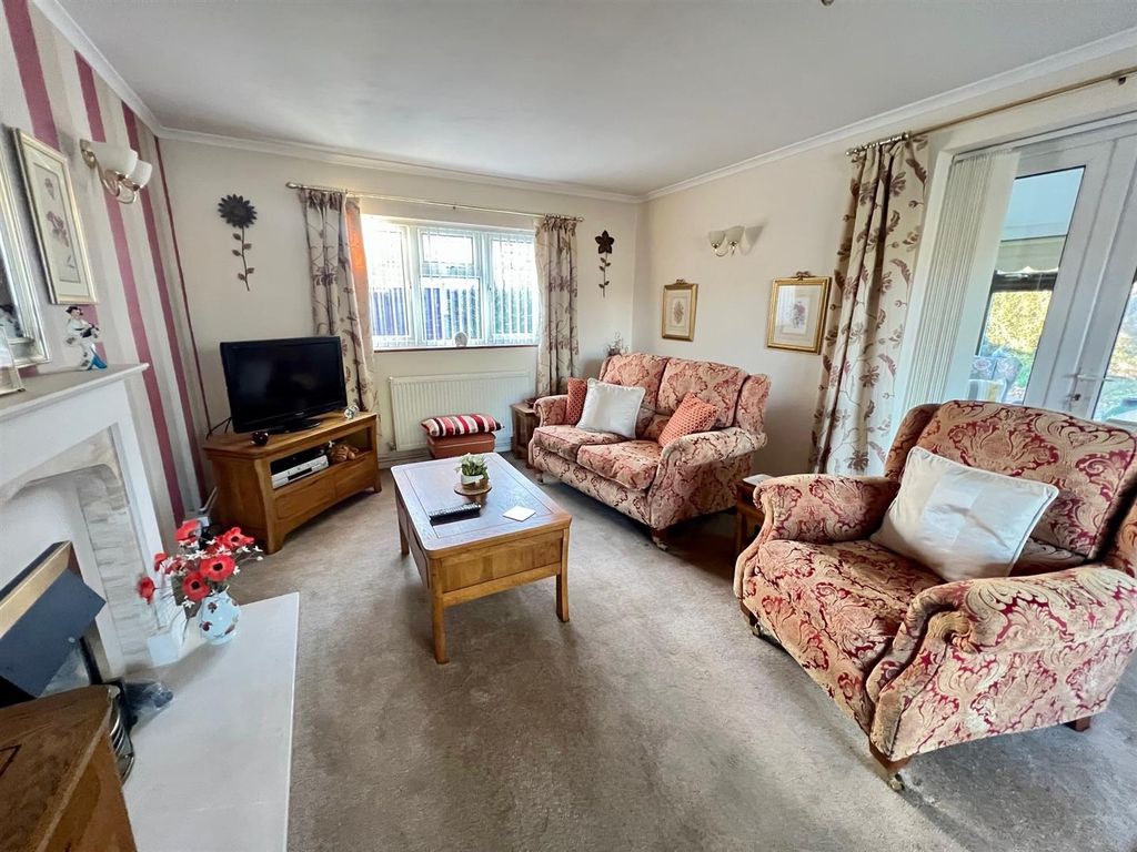 Property photo 3 of 21 Living Room.Jpg