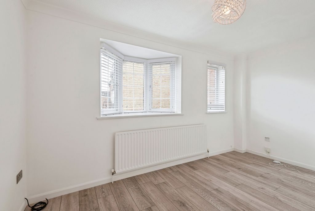 Property photo 3 of 16 Pbox-Img.Jpg