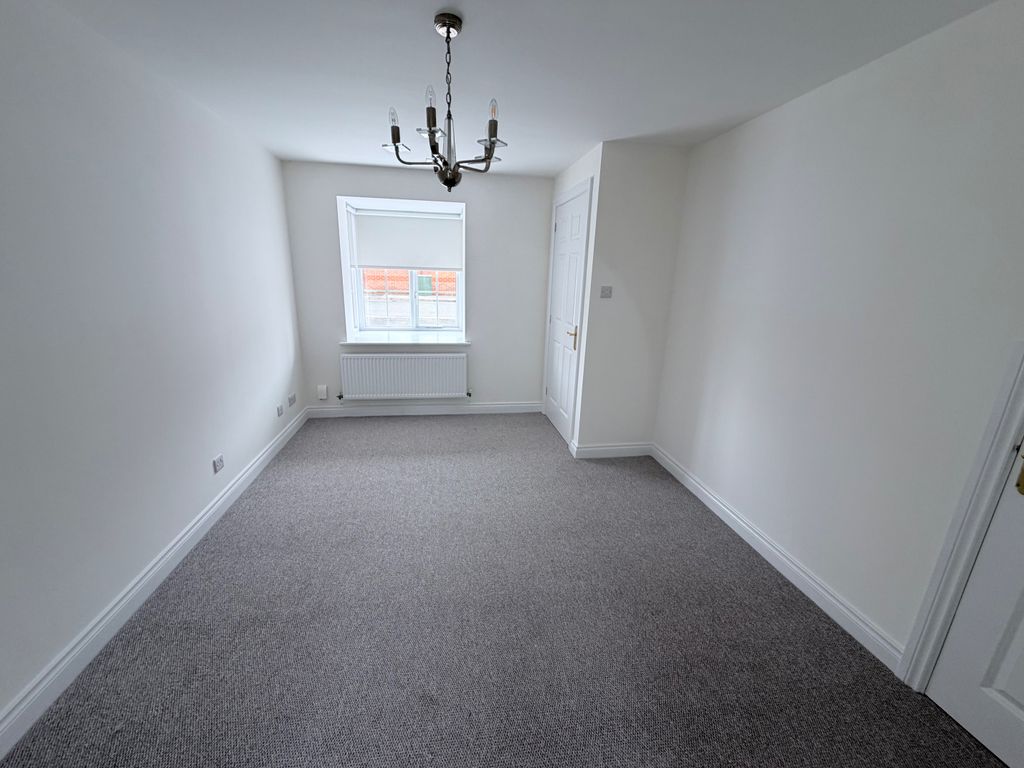 Property photo 2 of 18 Ambion 12