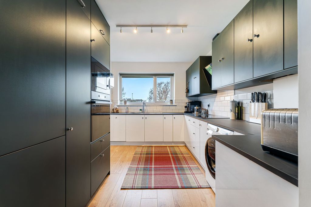 Property photo 3 of 26