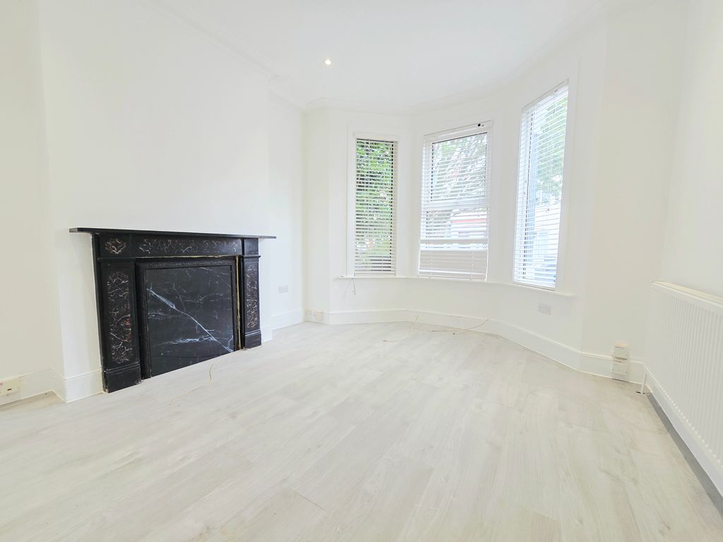 Property photo 3 of 24
