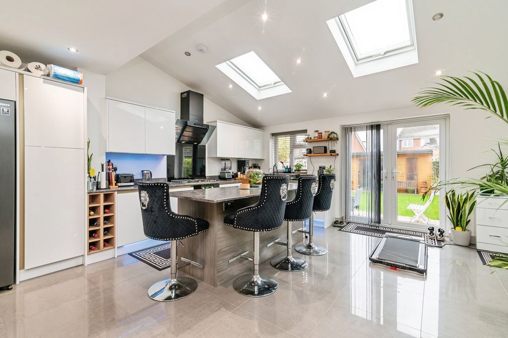 Property photo 2 of 17 Kitchen/Family Room
