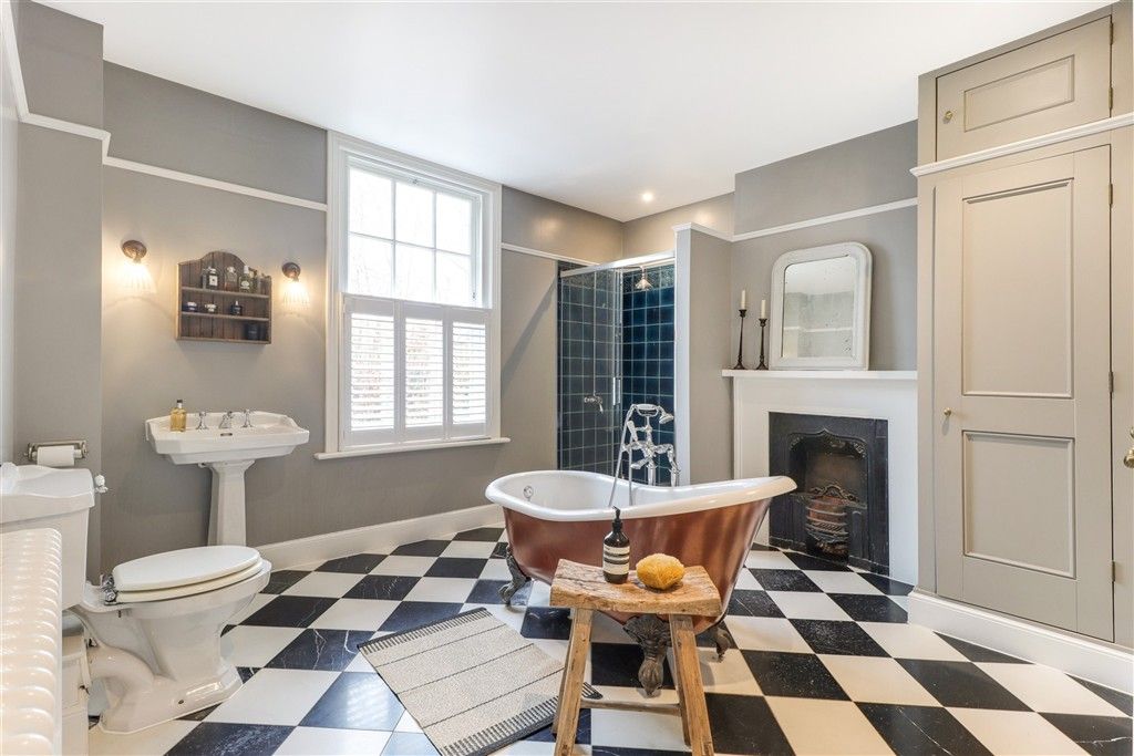 Property photo 1 of 13 Family Bath/Shower Room