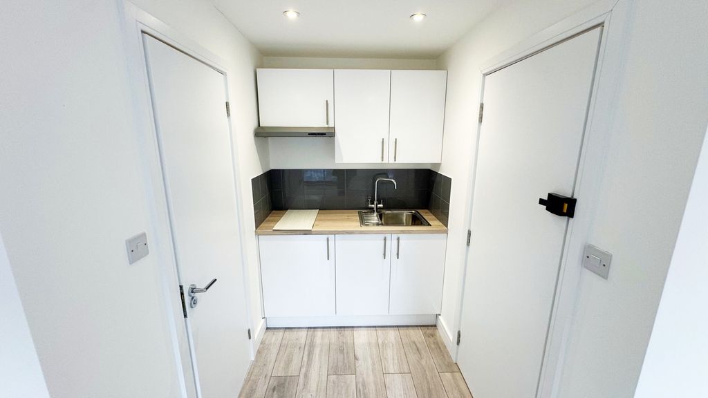 Property photo 2 of 3